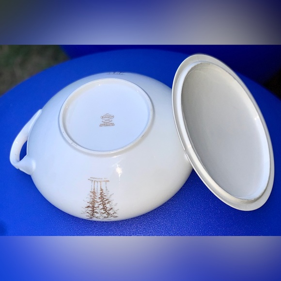 Vintage Discontinued Fukagawa Arita GOLD BAMBOO Handled Lidded Vegetable Bowl - Picture 4 of 12